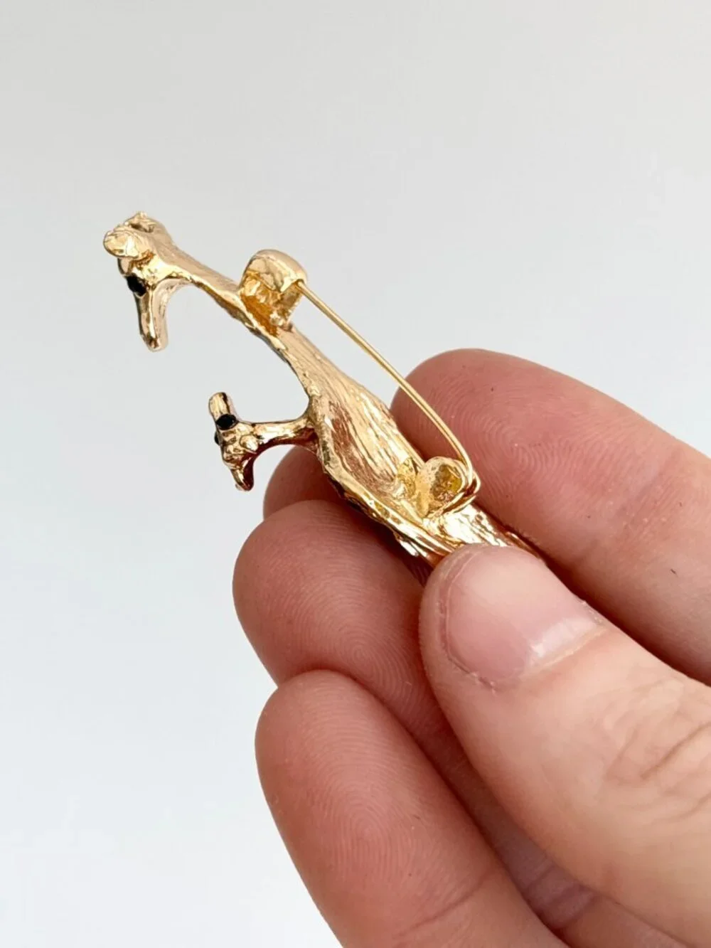 Giraffe Figural Mom & Baby Animal Enameled Gold Toned Vintage Insp Brooch Pin